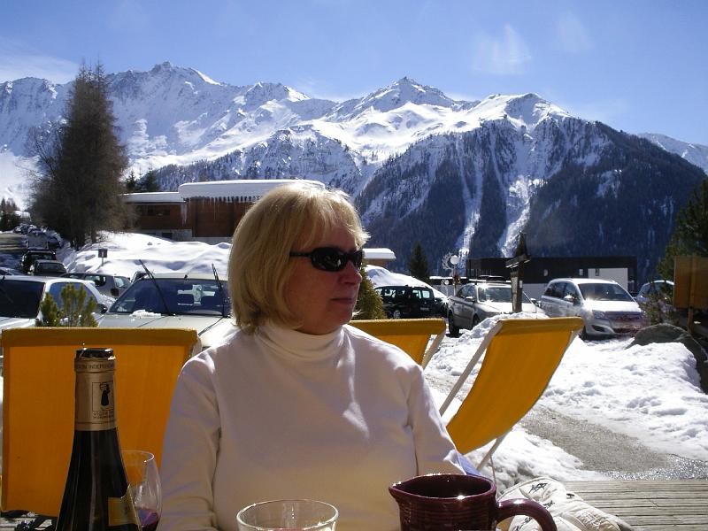 Judy at lunch.JPG